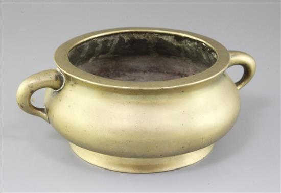 A large Chinese bronze censer, gui, 18th/19th century, width 23cm